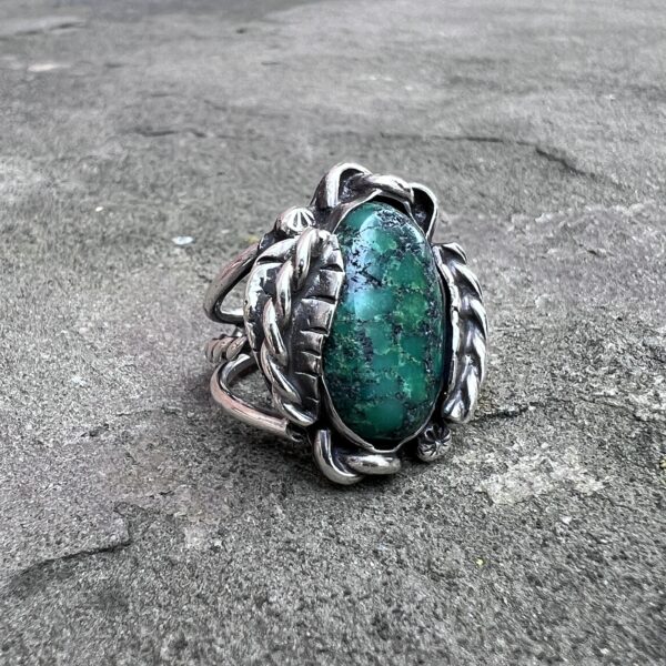 Vintage Leaf & Twist Malachite Ring **Pre-Owned**