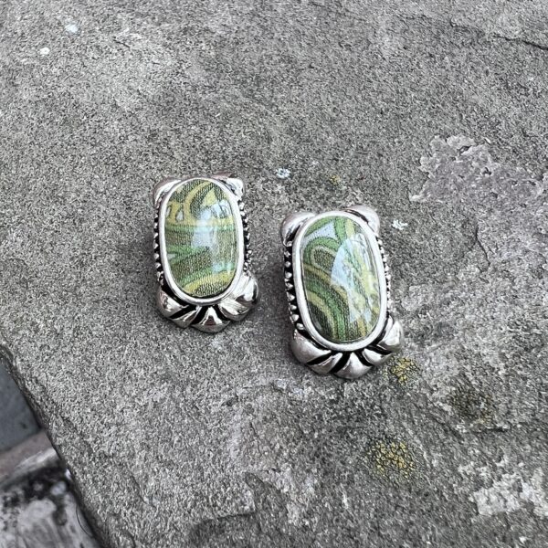 Interesting Post Back Earrings **Pre-Owned**