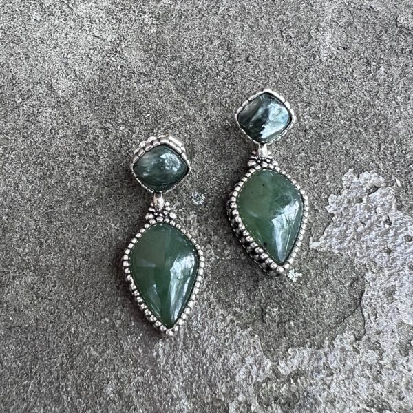 Green Jade Post Back Earrings **Pre-Owned**